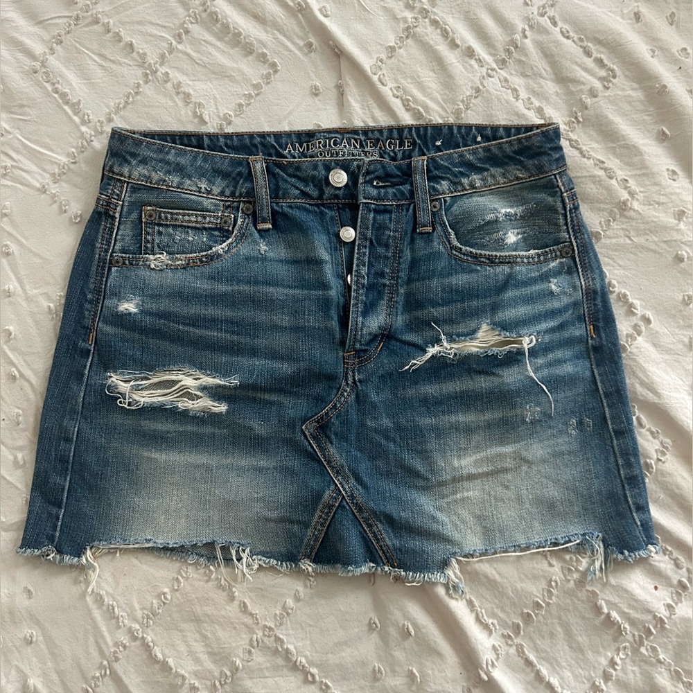 American Eagle Size 6 Distressed Jean Skirt